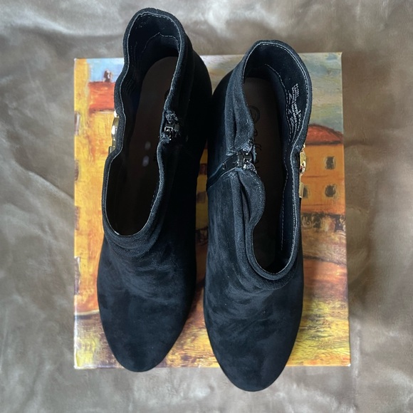 BELLA VITA Diaz Black Kid Suede Block Heel Booties with Chain link detail - Picture 8 of 11